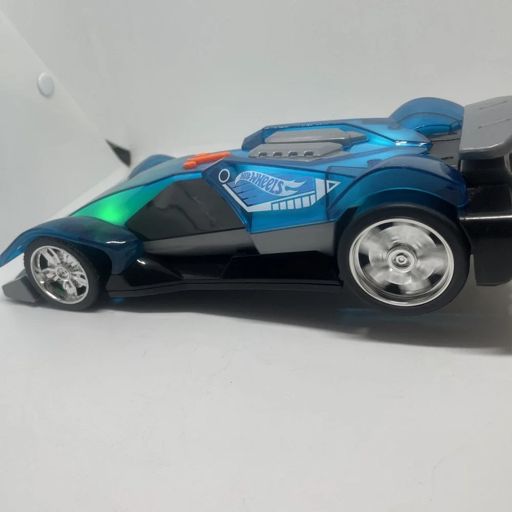 Hot Wheels Color Crashers Cyber Speeder Car  WORKING  Lights Sound‎ Moves  Fast